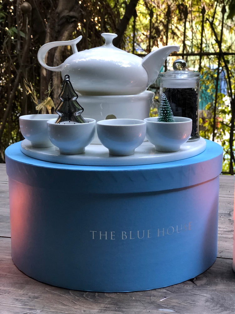 Meet the Boss - THE BLUE HOUSE